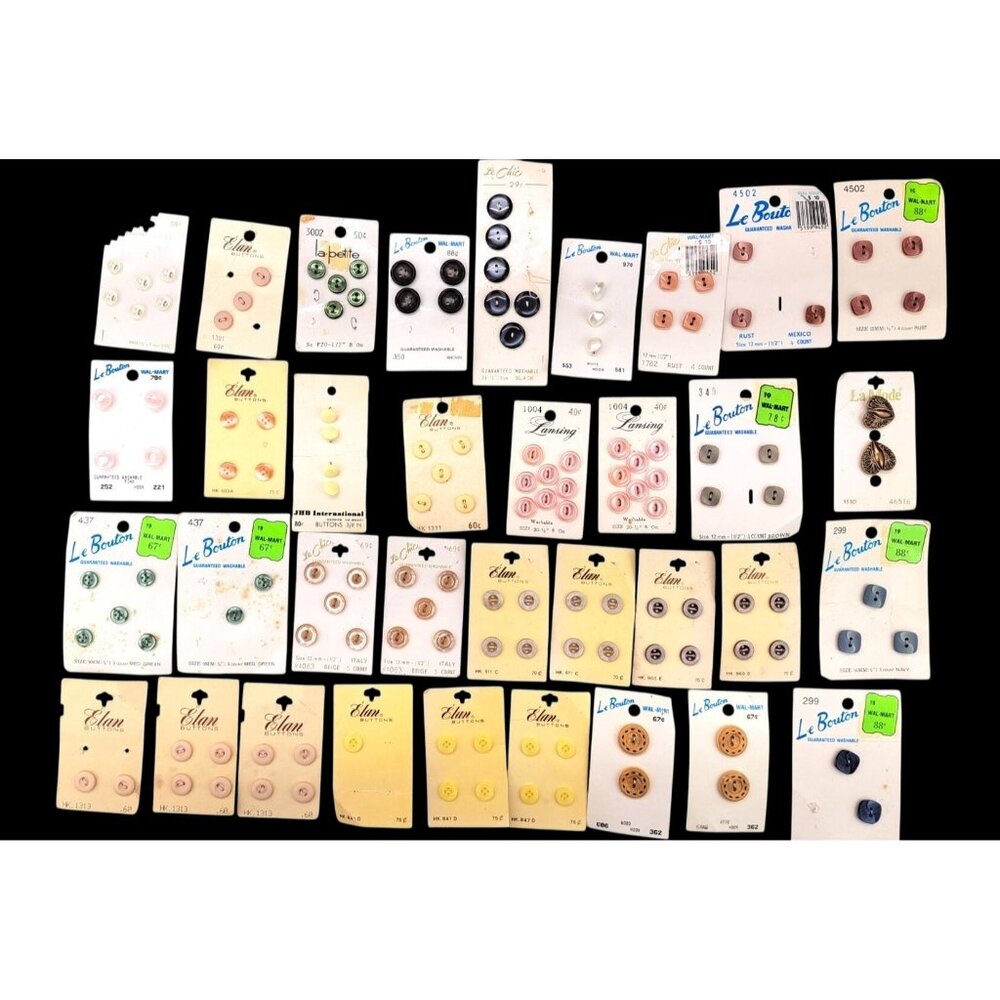 Vintage Buttons On Card Assorted Lot 138 Sewing Craft New Le Chic Lansing Elan